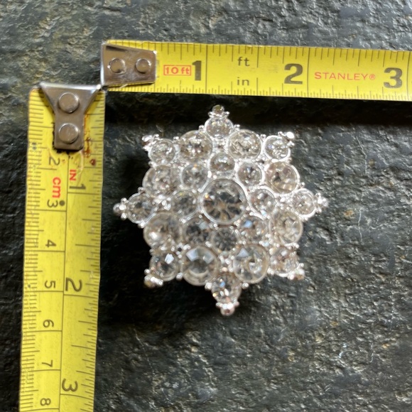 Darling Crystal Silver Snowflake Brooch - Picture 3 of 3